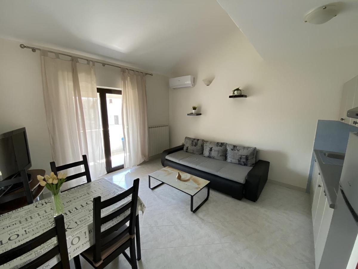Apartmani Ana Borovac Funtana Εξωτερικό φωτογραφία